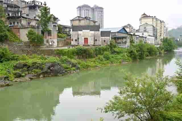 五峰水利：卿卿渔水绕深山 泠泠浅碧乐洋洋