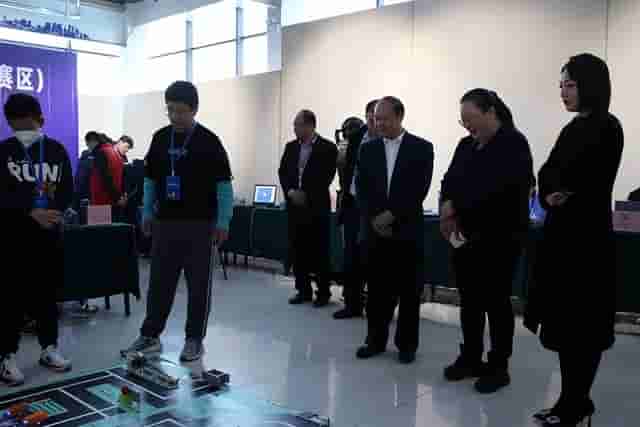 首届省青少年科技节（临沂赛区）机器人及科技小制作大赛举办